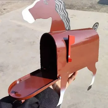 Метална пощенска кутия за домашни любимци във формата на кон, кокошка, крава, голям капацитет, пощенска кутия за градина, ферма, монтиран на стълб, за многократна употреба Iron декор за дома Изображение