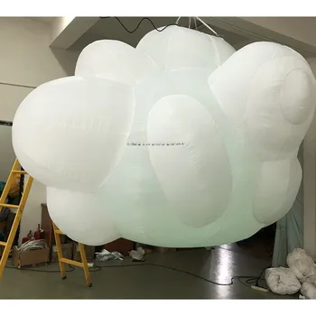 Подвесная надуваема форма на облак за парти с подсветка за украса на сцена Изображение